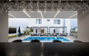 Poolbar