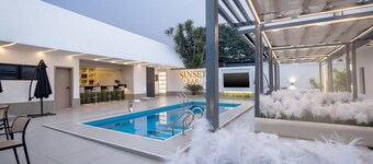 The Palms Classic Hotel