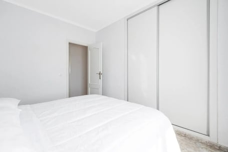 Apartamento Deluxe | Tabla de planchar con plancha y wifi gratis. CASA LAS CALAS