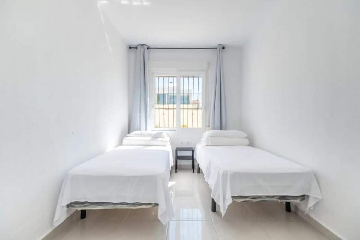 Iron/ironing board, free WiFi