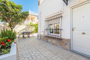 Comfort Apartment, Patio, Garden View | Outdoor dining