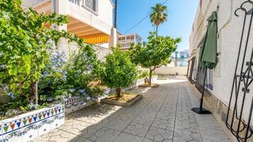 Comfort appartement, patio, uitzicht op tuin | Terrein van de accommodatie