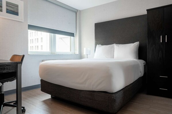 1 bedroom, desk, iron/ironing board, WiFi