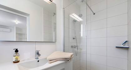 Guest Room Sous le Pin “Room 1” with Shared Terrace, Wi-Fi, and Air Conditioning!