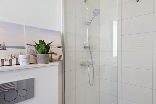 Guest Room Sous le Pin "Room 4" with Shared Terrace, Wi-Fi, and Air Conditioning!
