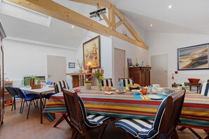 Dining - Guest Room Sous le Pin 'Room 5' with Shared Terrace, Wi-Fi, and Air Conditioning! (Les Sables-d'Olonne)