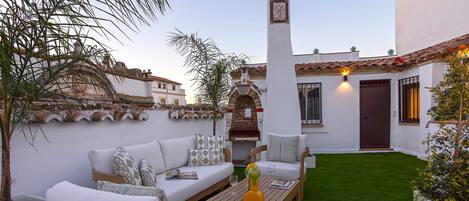 Apartment (5 Bedrooms) | Terrace/patio