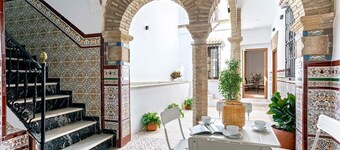 Exclusive 5 Rooms Traditional House in Cordoba. Casa San Pedro