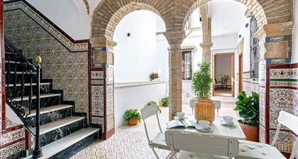 Exclusive 5 Rooms Traditional House in Cordoba. Casa San Pedro