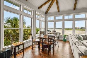 Dining - 517 Tarpon Blvd - The Sunset Fripp (Fripp Island)