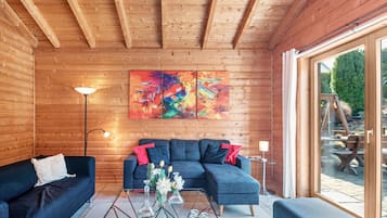 TV, fireplace, stereo