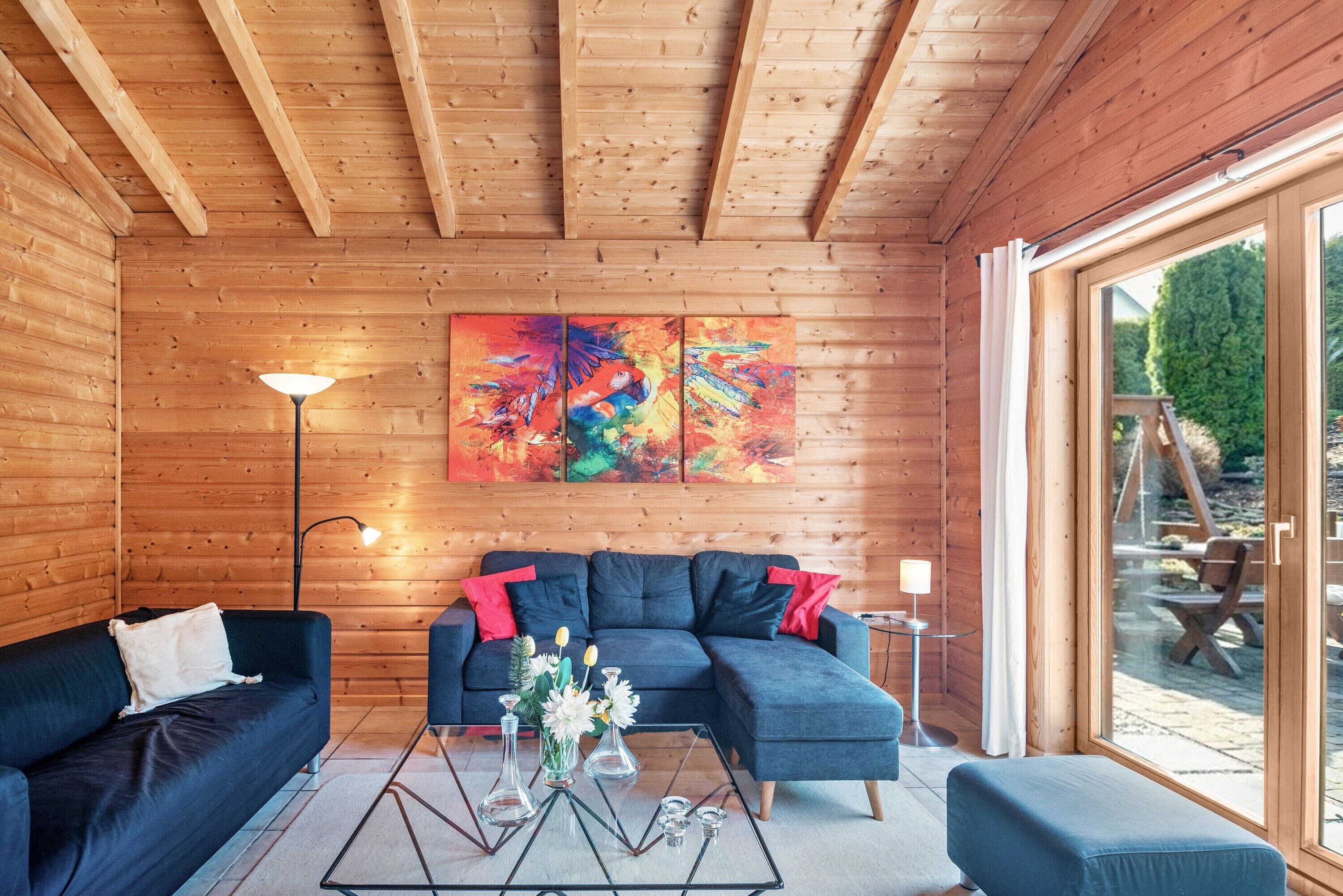 Fernseher, Kamin, Stereoanlage