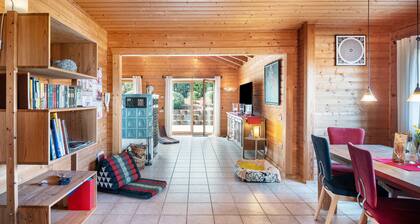 Holiday Home 'Landhaus-Eifelhöhe' with Private Terrace, Private Garden and Wi-Fi