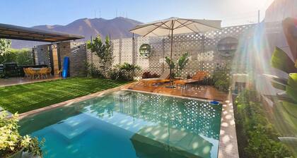 w Private 4BR Getaway With Pool Cinema