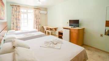 Phòng đôi Tiêu chuẩn, ban công, quang cảnh vườn | Truy cập Internet không dây miễn phí, có lối đi dành cho xe lăn