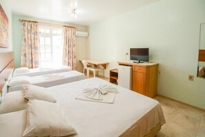 Standard Double Room, Balcony, Garden View | Free WiFi, wheelchair access - Pousada Lugar ao Sol (Bombinhas)