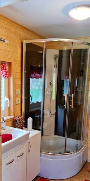 Shower, hair dryer, towels, soap - Příroda ti otevře srdce a pohladí tvou mysl (Varnsdorf)
