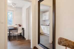 Interior - Apartment "City, 38 sqm" with Balcony and Wi-Fi (Baden-Baden)