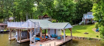 Camp Holiday| Waterfront | Pet Friendly