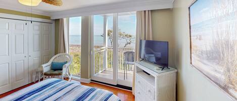 Fer et planche à repasser, Wi-Fi gratuit, draps fournis