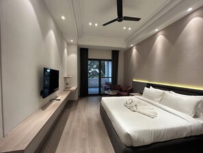 Soundproofing, free WiFi - Majestic Castle (Ludhiana)