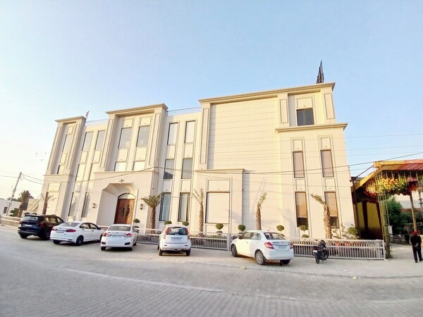 Majestic Castle - Ludhiana