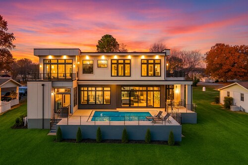 Above Glass House on Old Hickory