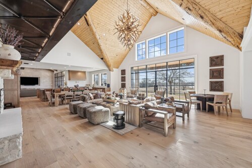 Above Seven Points Ranch | Two Wings | Bowling | Pool | Lake | 1000 Acres