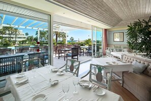 Dining - Los Granados I Puerto Banus Marbella beach front. (Marbella)