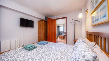 Bügeleisen/Bügelbrett, WLAN, Bettwäsche