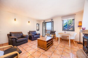 TV - Cozy Cottage with Extraordinary Location Near the Sea (VALLDEMOSSA)