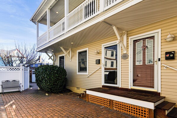 Apartment (3 Bedrooms) | Interior - Walk to Broadway Beach! Cape May Getaway w/ Grill (Cape May)