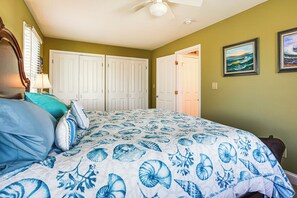 Apartment (3 Bedrooms) | Interior - Walk to Broadway Beach! Cape May Getaway w/ Grill (Cape May)