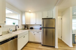 Interior - Private Hilltop Getaway w/ Patio: Dogs Welcome! (Vista)