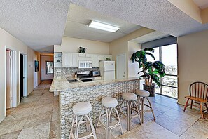 Interior - Shorefront Corner PH, 3br: Suntide III - Unit 1201 (South Padre Island)