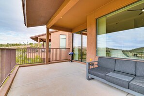 Interior - Pool Access: Mtn-view Getaway in Fountain Hills! (Fountain Hills)