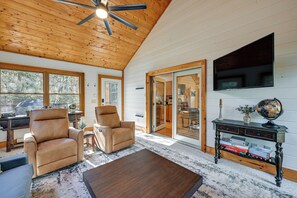 House (3 Bedrooms) | Interior - Golf Club, Pool & Hiking! Wooded Cashiers Escape (Cashiers)