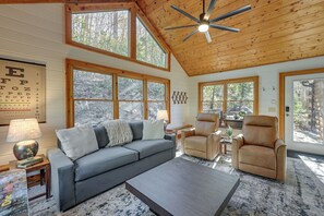Interior - Deck, Fire Pit & Game Room! Wooded Cashiers Escape (Cashiers)
