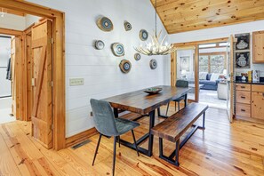 House (3 Bedrooms) | Interior - Golf Club, Pool & Hiking! Wooded Cashiers Escape (Cashiers)