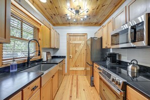 Interior - Deck, Fire Pit & Game Room! Wooded Cashiers Escape (Cashiers)