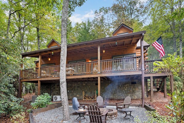Interior - Deck, Fire Pit & Game Room! Wooded Cashiers Escape (Cashiers)
