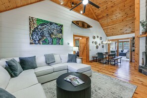 Interior - Deck, Fire Pit & Game Room! Wooded Cashiers Escape (Cashiers)