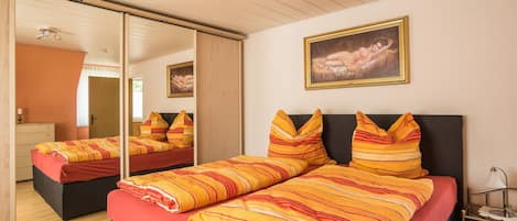 2 chambres, fer et planche Ă repasser, Wi-Fi, literie fournie