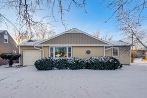 House (2 Bedrooms) | Interior - 5 Mi to Dtwn Rockford: Pet-friendly Home w/ Yard! (Loves Park)