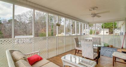 Suwanee Apt w/ Pet-friendly Yard, Walk to Park!