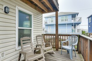 House (3 Bedrooms) | Interior - Daves Waves Pet-friendly Home in Surfside Beach (Freeport)