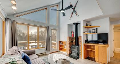 Sled, Ski & Hike! Mtn-view Condo in Thornton