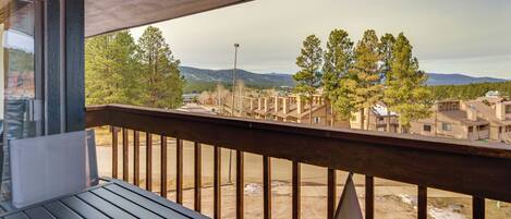 Apartment (3 Bedrooms) | Front of property