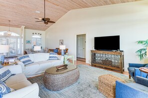 Interior - Direct Beach Access! Prime PCB Bungalow w/ Deck (Panama City Beach)