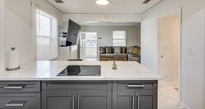 6 Mi to Dtwn Entertainment! Stylish JAX Abode